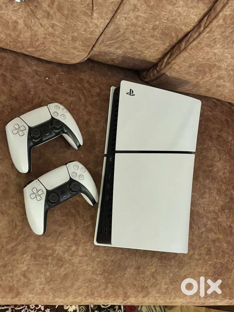 Ps5 with two controllers