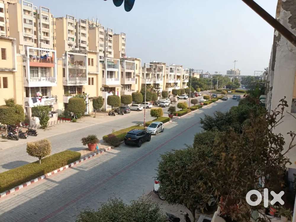 Premium 164 gaj flat in Ansal town