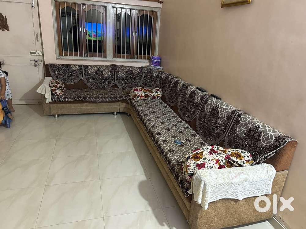 Spacious L-Shaped Sofa Set with Corner – 17 ft × 3 ft – With Covers