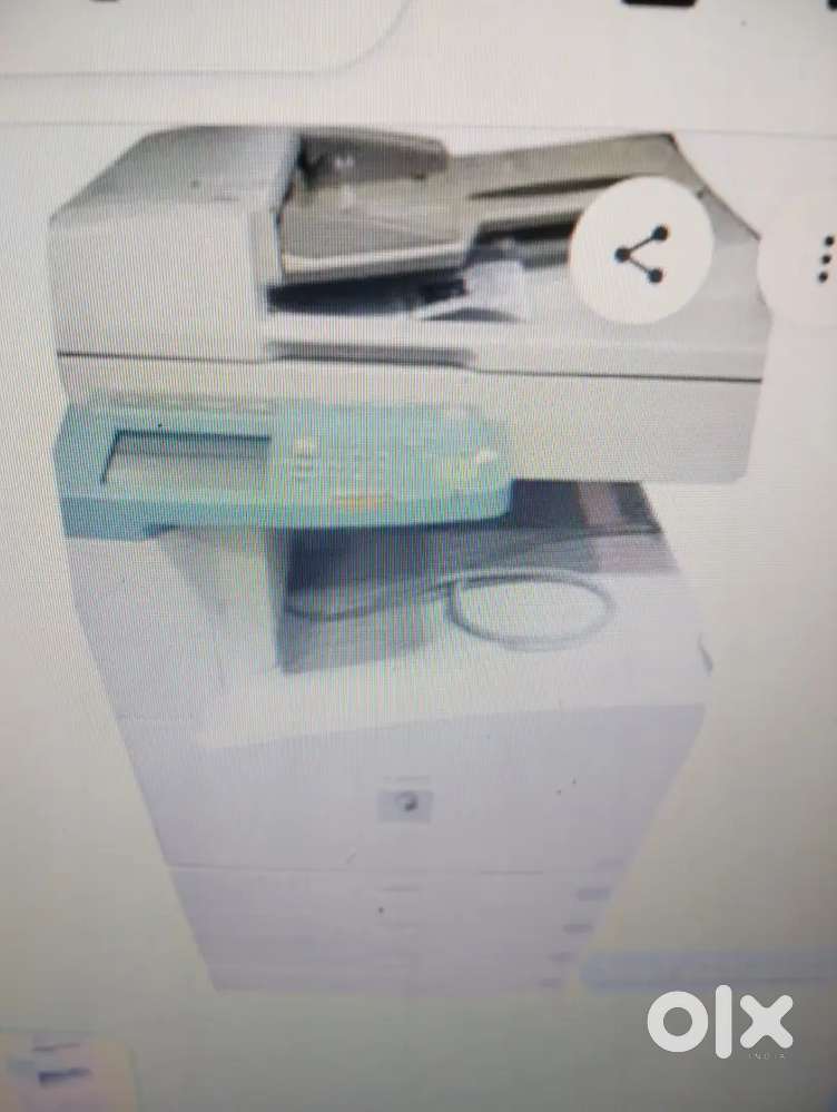 मुझे फोटोस्टेट मशीन लेनी है। किसी के पास हो तो बताओ