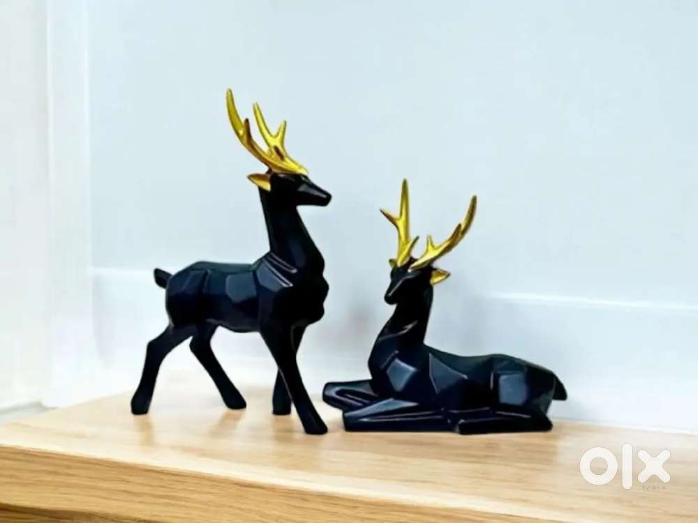 Premium Deer Showpiece Set – 2 Black & 2 White (Combo of 4)