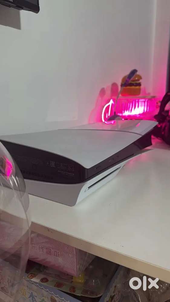 Sony PS5 Slim (Disc Edition) – Excellent Condition Box 2 Controllers