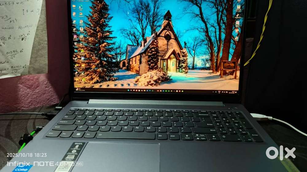 Lenovo ideapad slim3 i5 12450H 16gb ram, 512gb ssd, intel Uhd graphics