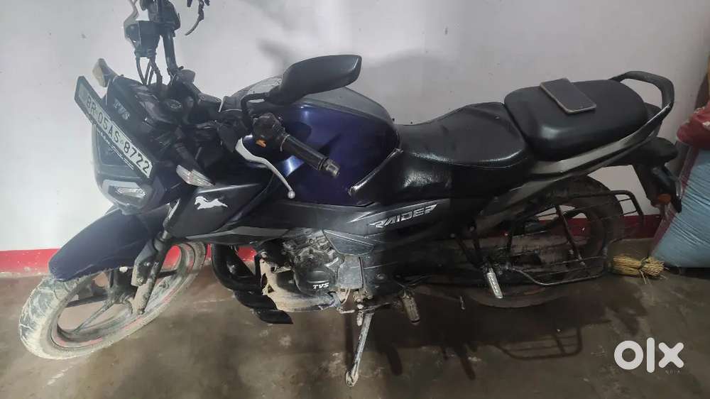 गाड़ी में कोई खराबी नहीं है एकदम नया है