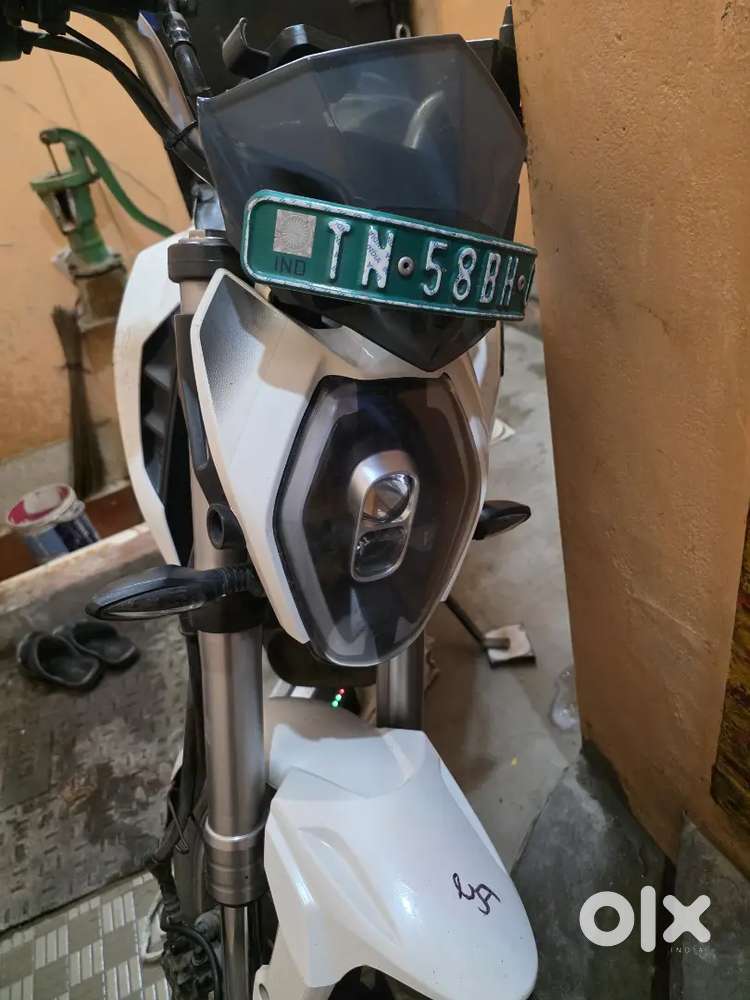 E bike Revolt RV 400