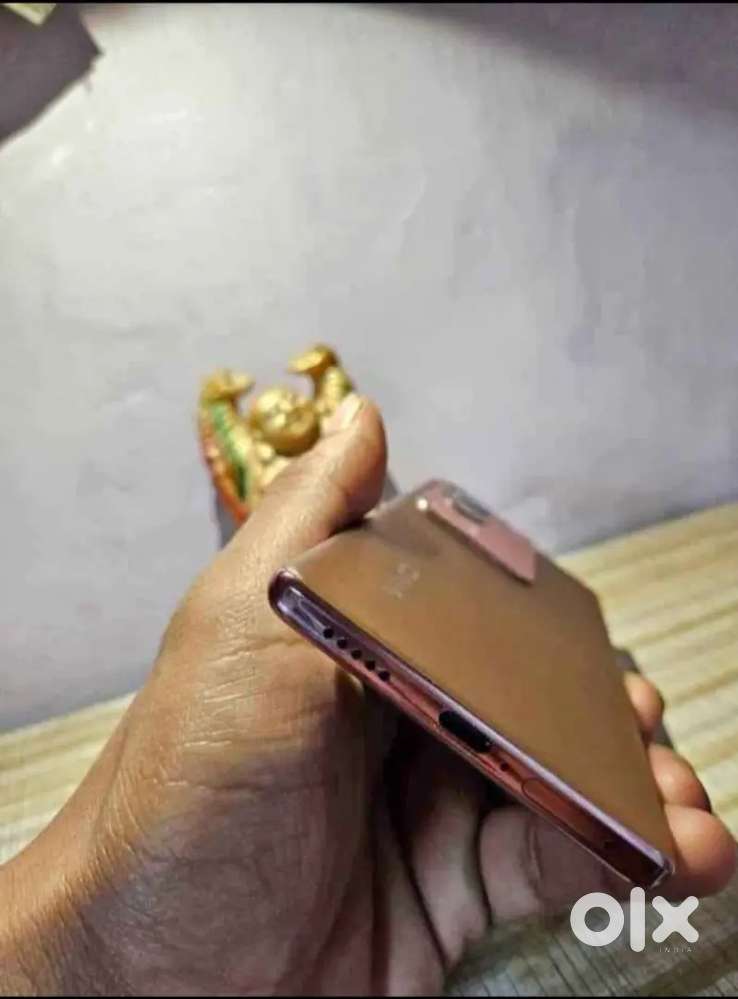 ---New --phone ---vivo-- v 29 --5G-- 8GB-- RAM --128gb-- memory--