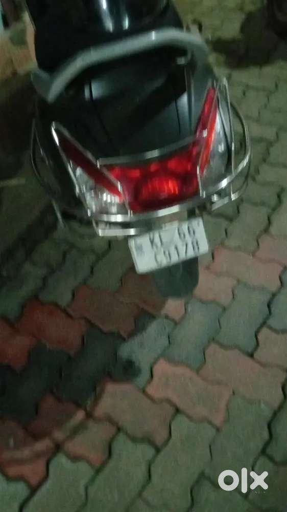 Good condition frond side small scratch.back new tyre front 50%