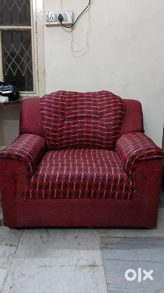 Single seat sofa