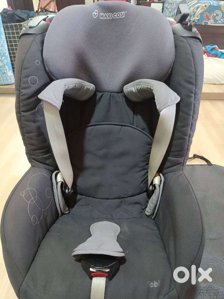 Selling maxi cosi car seat upto 5 years kid in excellent condition