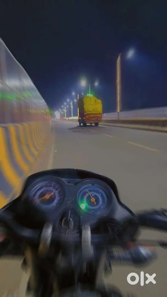Muje new bike leni h isliye sell kr rha hu condition acchi h bike ki b