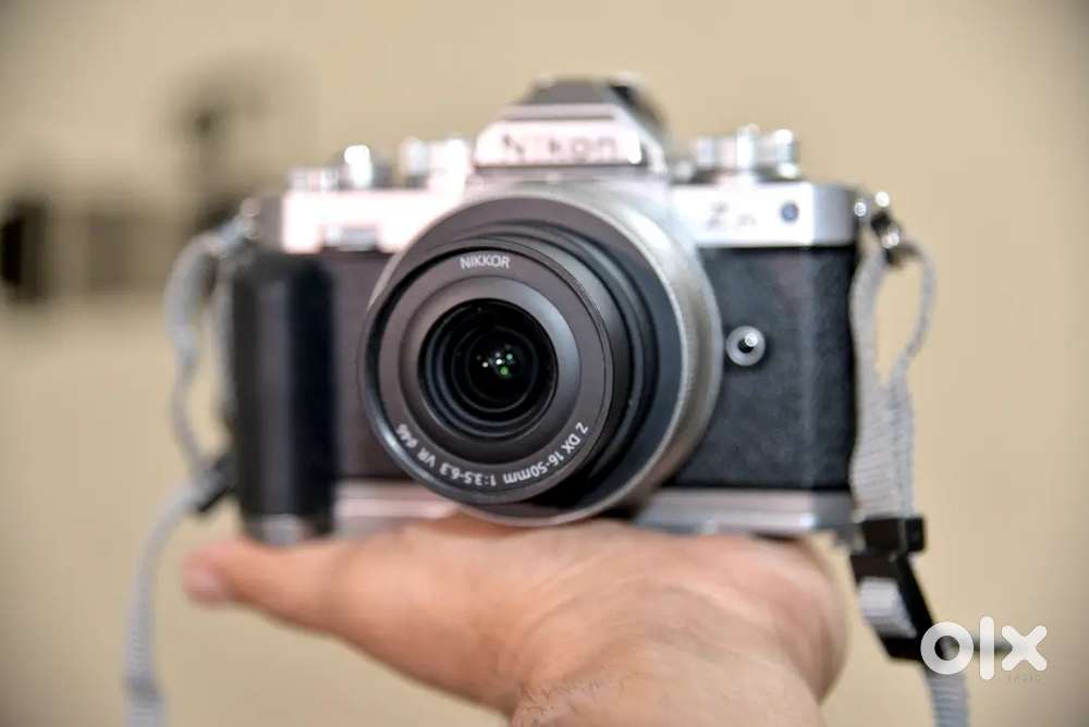 Nikon ZFc Silver less used mirrorless camera