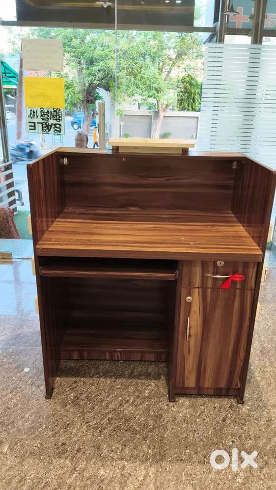 Showroom/reception counter