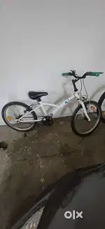 2 sizes excellent condition bicycles for sell