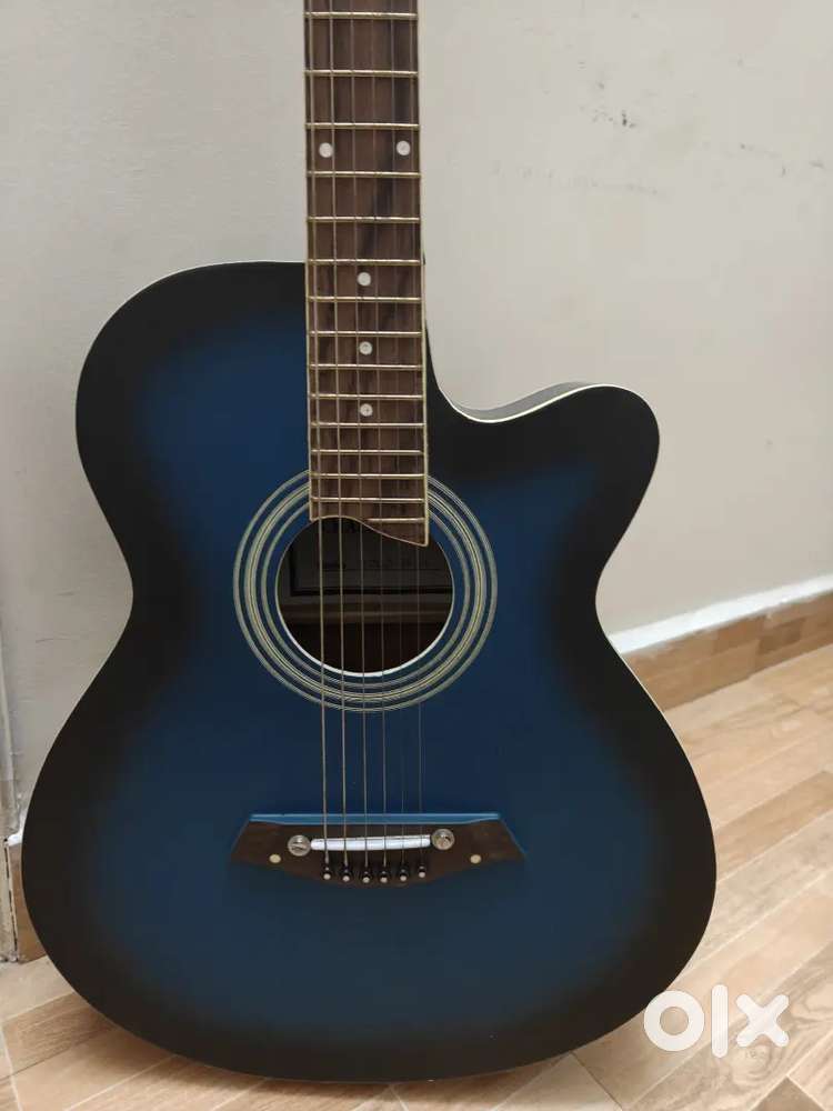Challenger Acoustic Guitar – Great Condition  Blue Sunburst