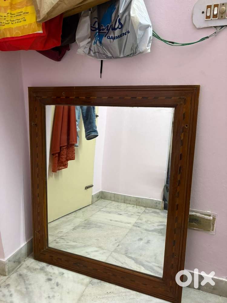 Antique mirror wall mount
