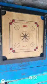 Carrom board