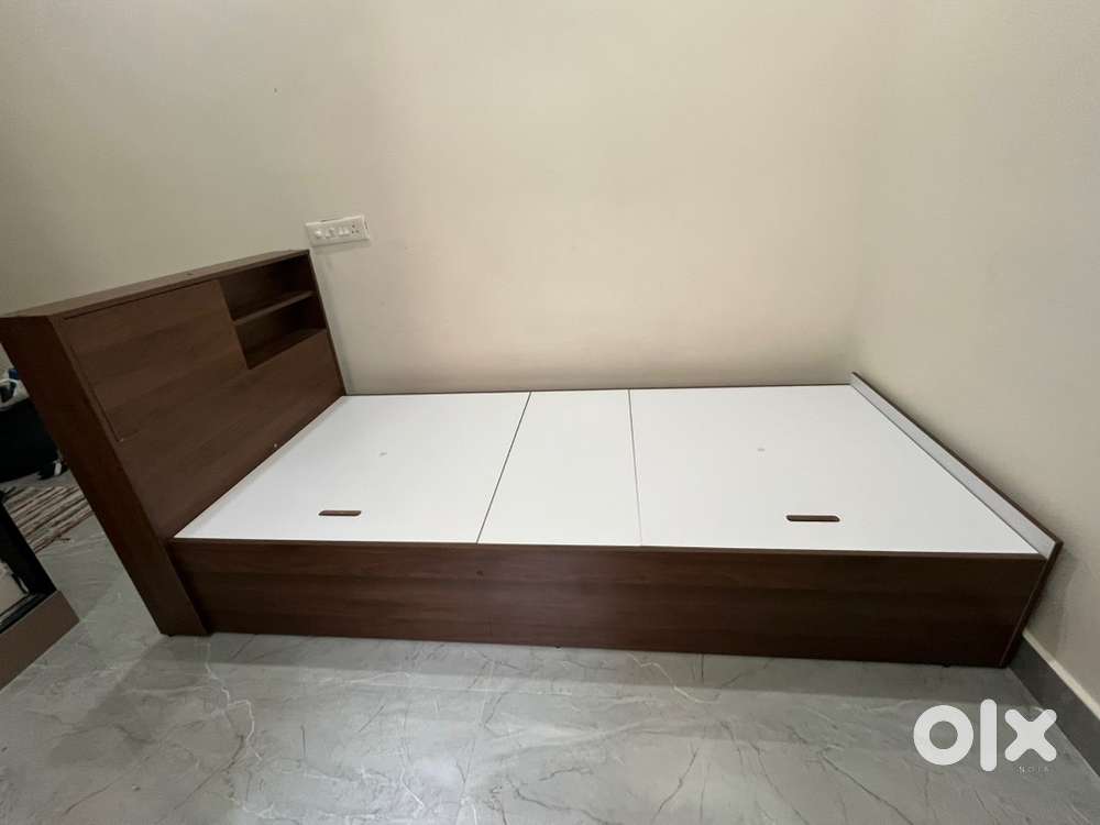 Pepperfry single cot 3 months old