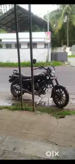 Bajaj avenger 160 street