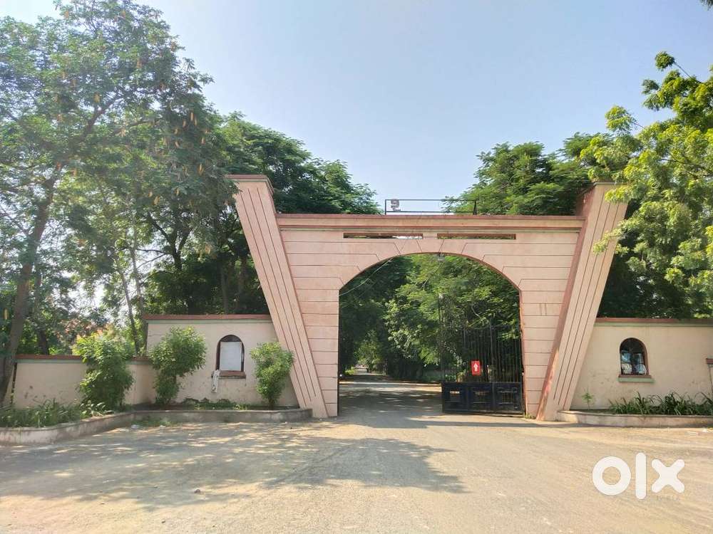 VERY CLOSE TO 45MTR DP ROAD