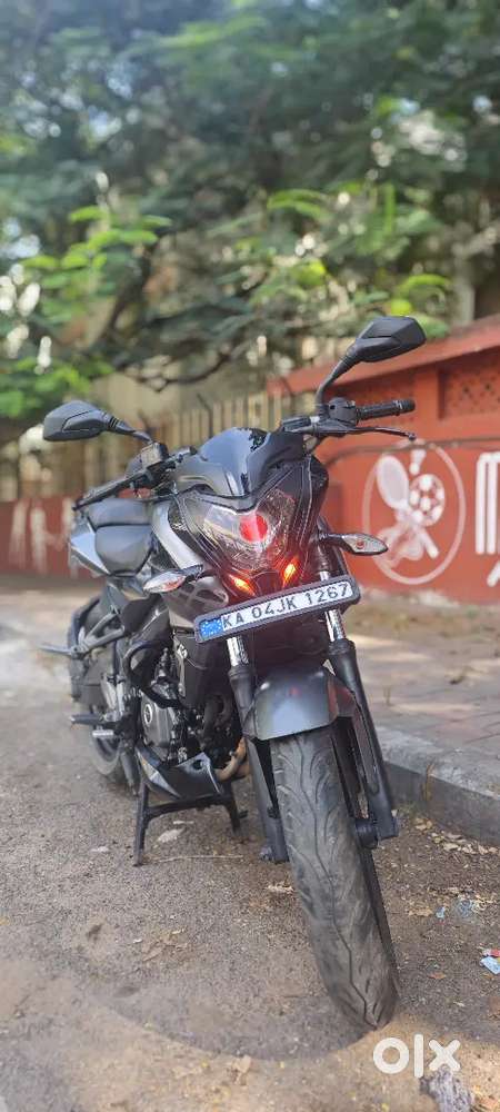 Pulsar NS 200