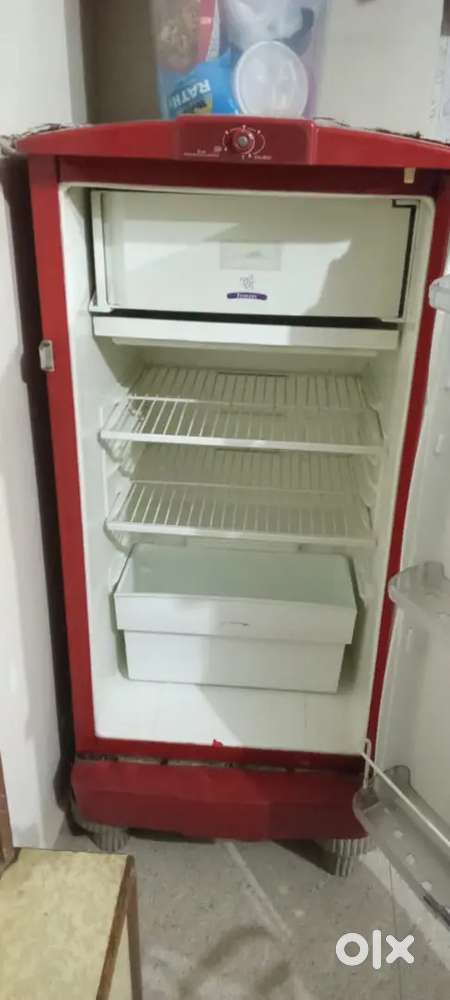 Old fridge single door good working condition