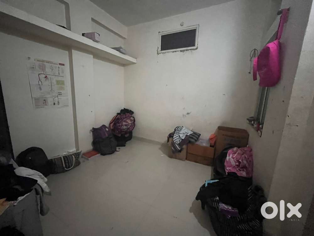 Searching for only girl flatmate