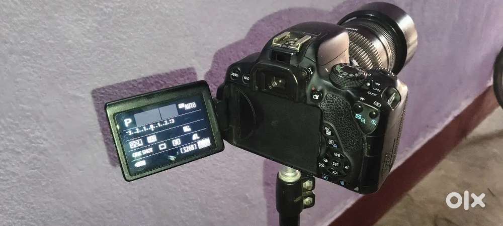 CANON 700D