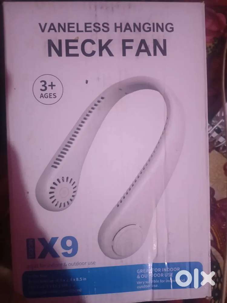 Neck fan for hotness