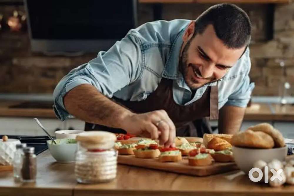 Required cook for a fast food outlet