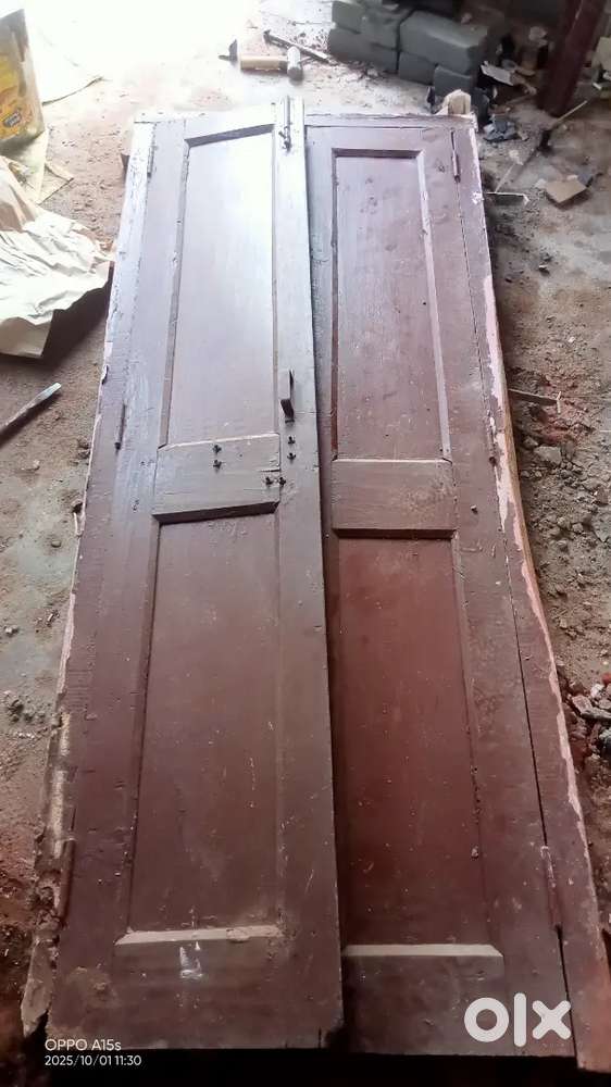Wooden door 2 feet breadth and 6.5 feet length