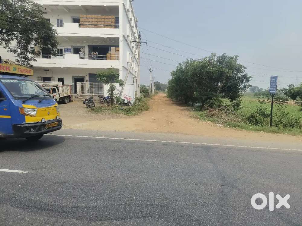 విజయవాడ గొల్లపూడి లో  CA కన్వెన్షన్ ఫంక్షన్ హాల్ పక్కన 209sq ప్లాట్