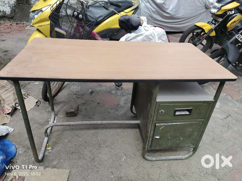 ടേബിൾ ഗുഡ് കണ്ടീഷൻ