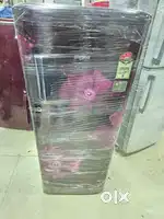 I'd67 Whirlpool ice magic 220 l fridge with 5 star