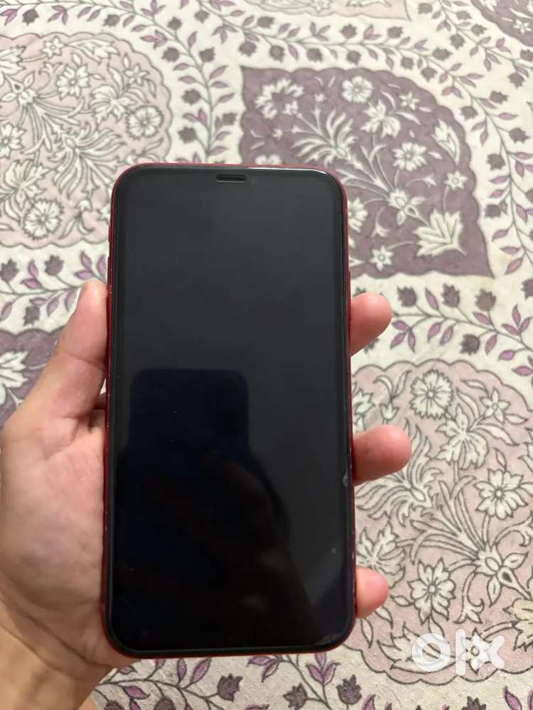 iPhone 11 , with 82% battery health.