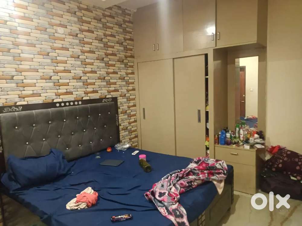 Luxury 1bhk Fully furnished flat owner free newly built sector 127