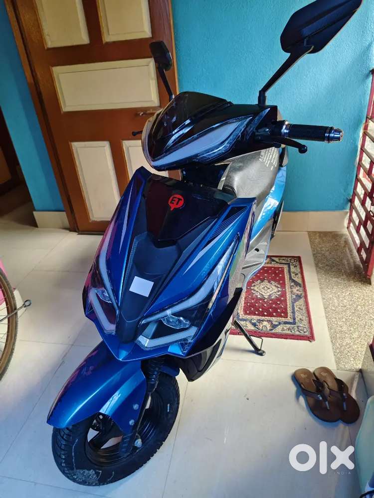 YoBikes Drift DX+ Plus (Electric Scooty)