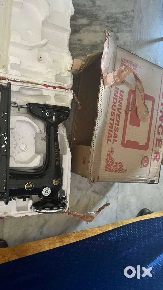 Brand new seel pack singer sewing machine no use