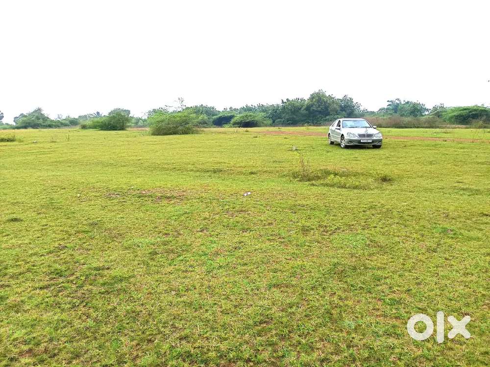 THIRUVALLUR - NEXT TO POONDI DAM - 8400 SAFT - CLISE TO BUS ROUTE.