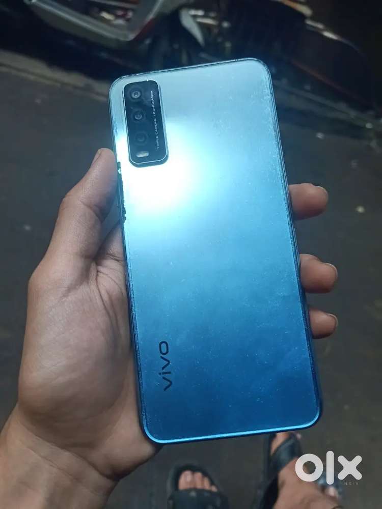Vivo y20A box and normal charger ke sath milega