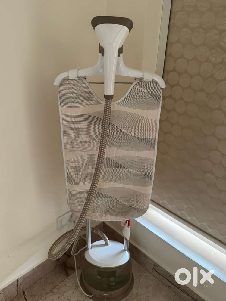 Philps standing Garmet steamer
