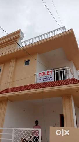 3bhk semi furnished villa in Bellary road with complete wood work
