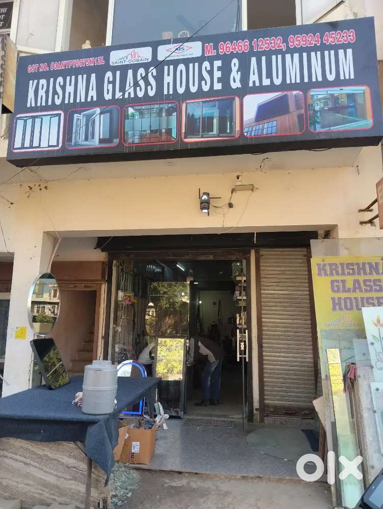 Glass marketing house commercial project salesman girls and boys