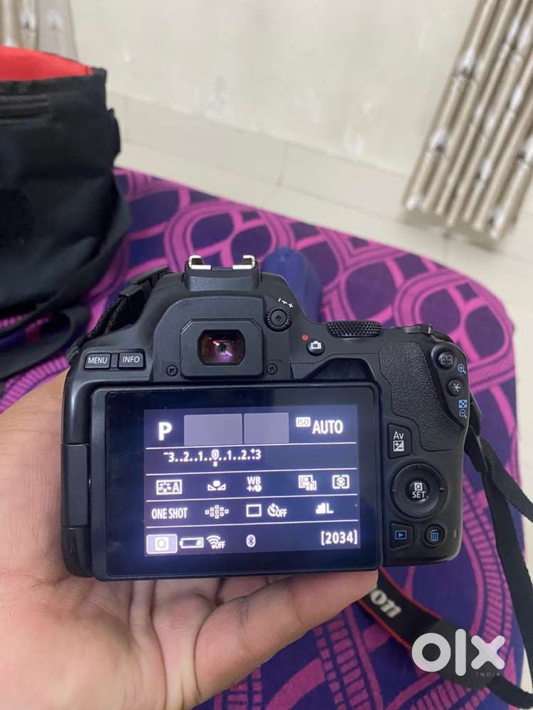 Canon EOS 200D Mark II with 18-55mm and 55-250mm lens