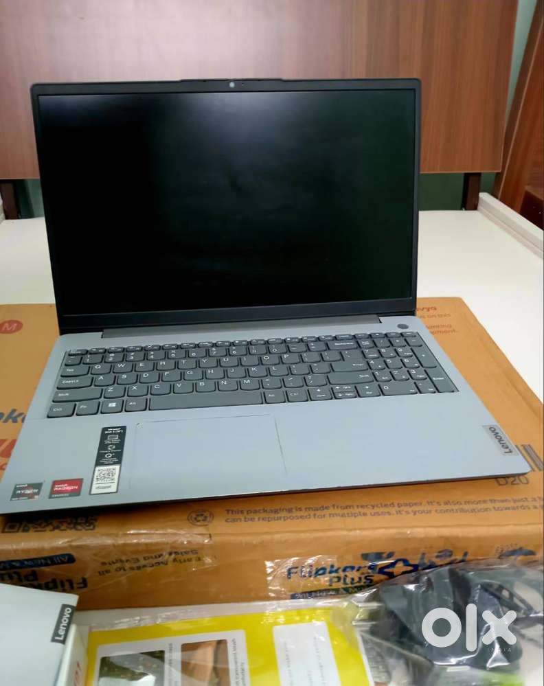 Lenovo ideapad slim 3 with 512gb SSD