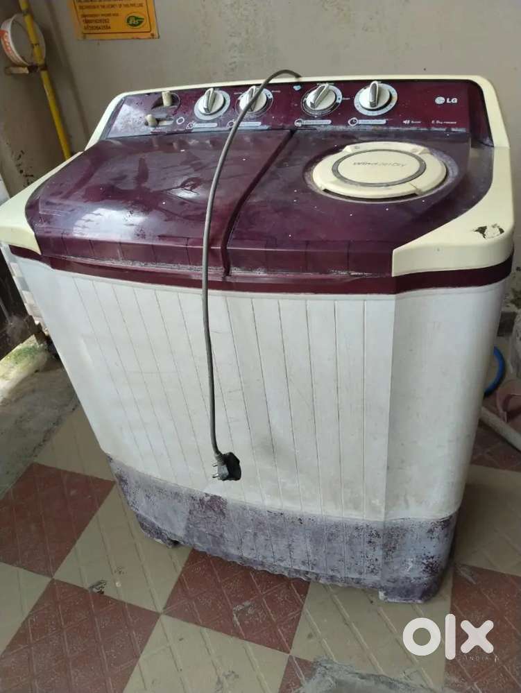 Lg Washing machine for sale working properly 6 year old