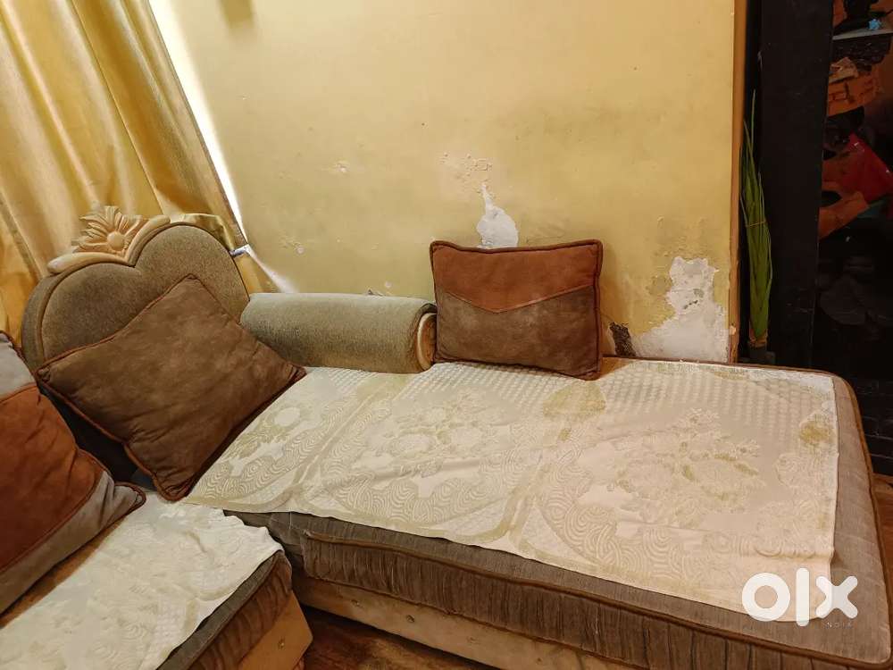 I want to sell my 6 seater Sofa Sets