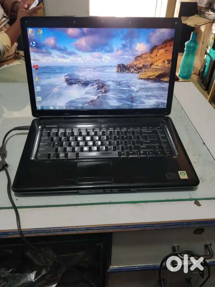 Dell Inspiron 4GB RAM 320GB HDD Windows 7
14inch screen