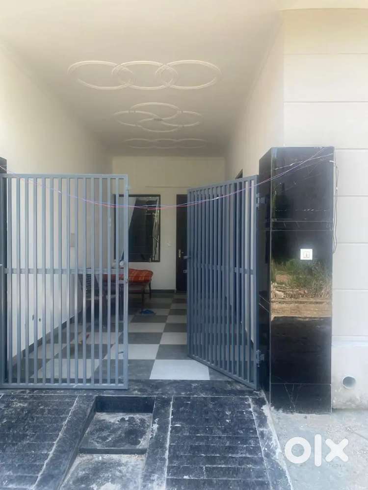 4 bhk semi furnished ready to move