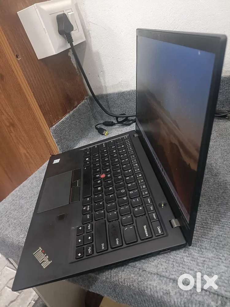 Lenovo ThinkPad X1Carbon Intel Core i5 7th Gen 8GB Ram 256GB SSD Nvme