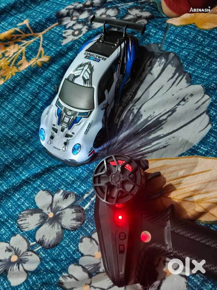 High speed 2.4 GHz rc drift car(4*4) 20 kmph,speed switch button and